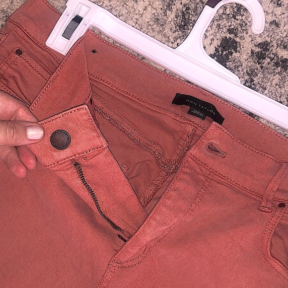 Ann Taylor Modern Fit Skinny Ankle Jeans in Peach/Coral - Picture 4 of 4